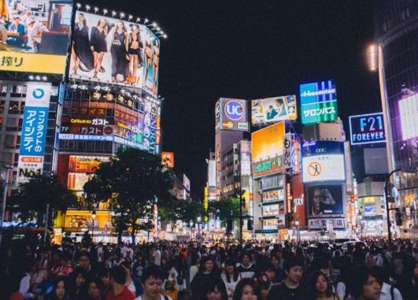 LED display screen for shopping malls